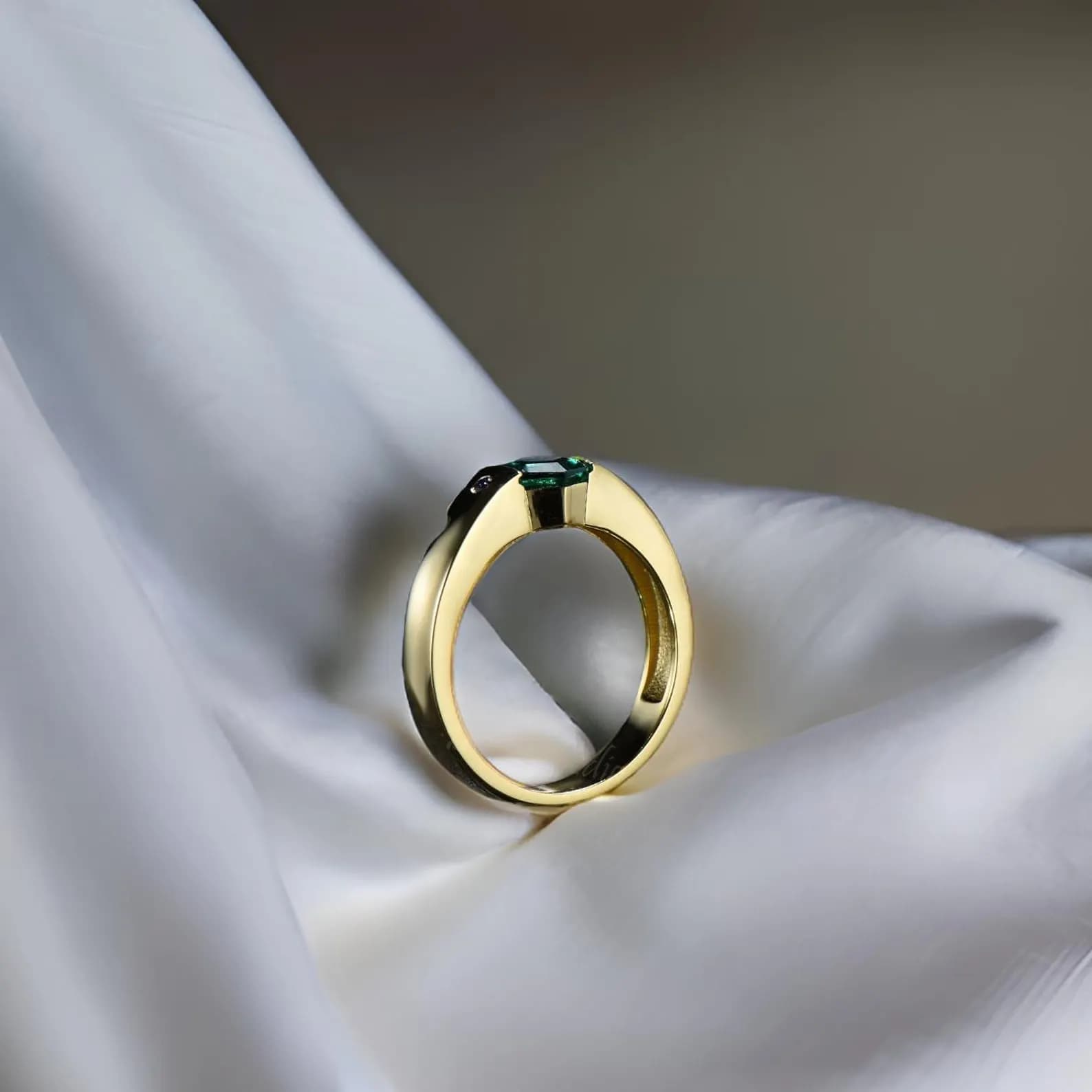 Men's Hexagon Emerald Wedding Band: Blue Stone Sterling Silver Ring 1